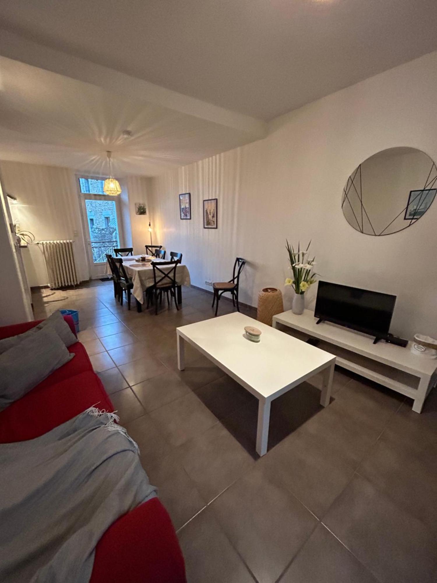 Jolie Maison Familiale Guingamp Exteriör bild