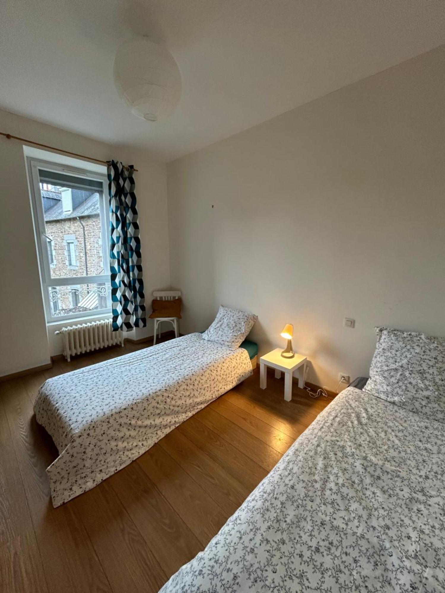 Jolie Maison Familiale Guingamp Exteriör bild